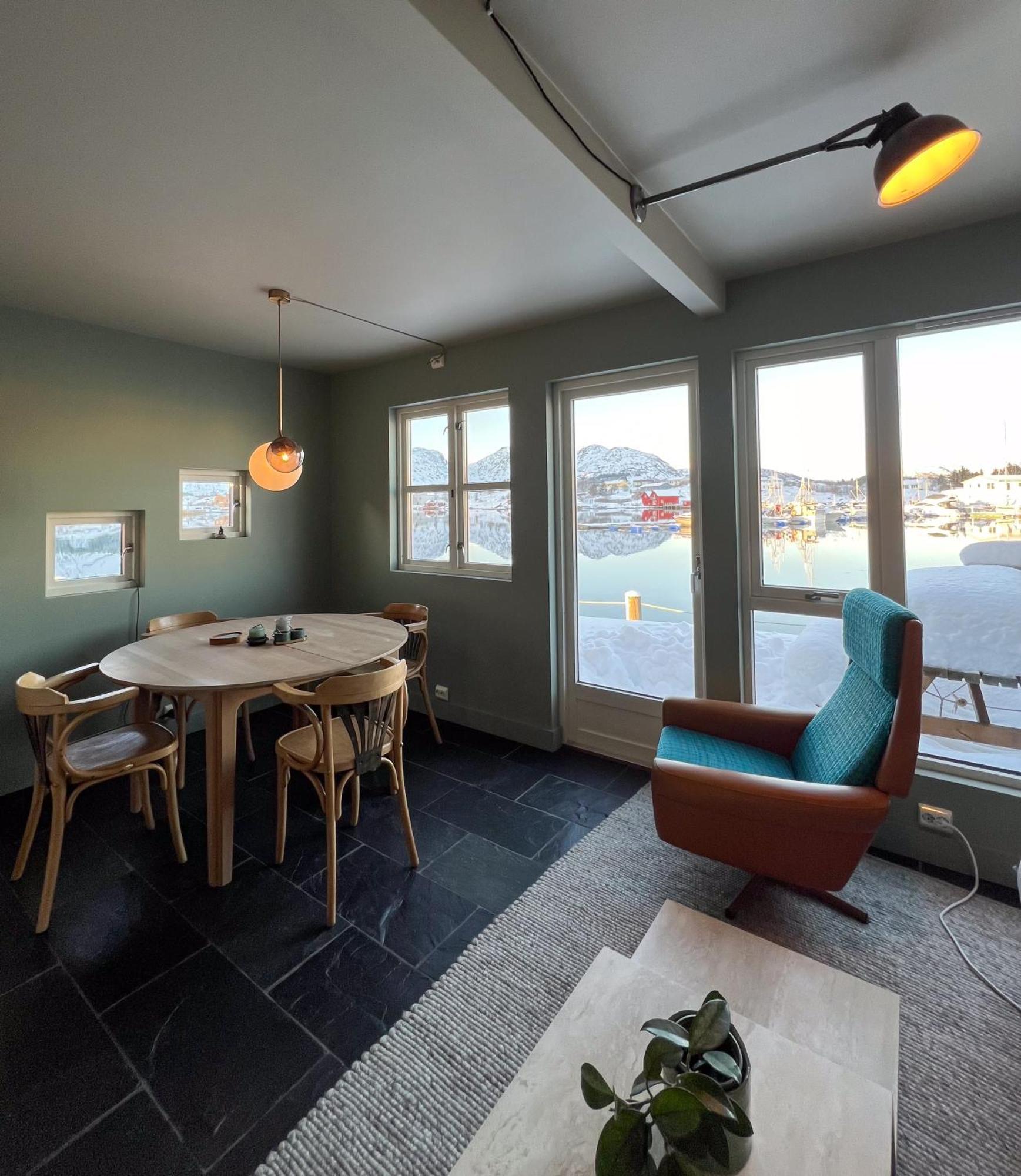 Charming Waterfront Cabin In Ballstad, Lofoten Екстер'єр фото