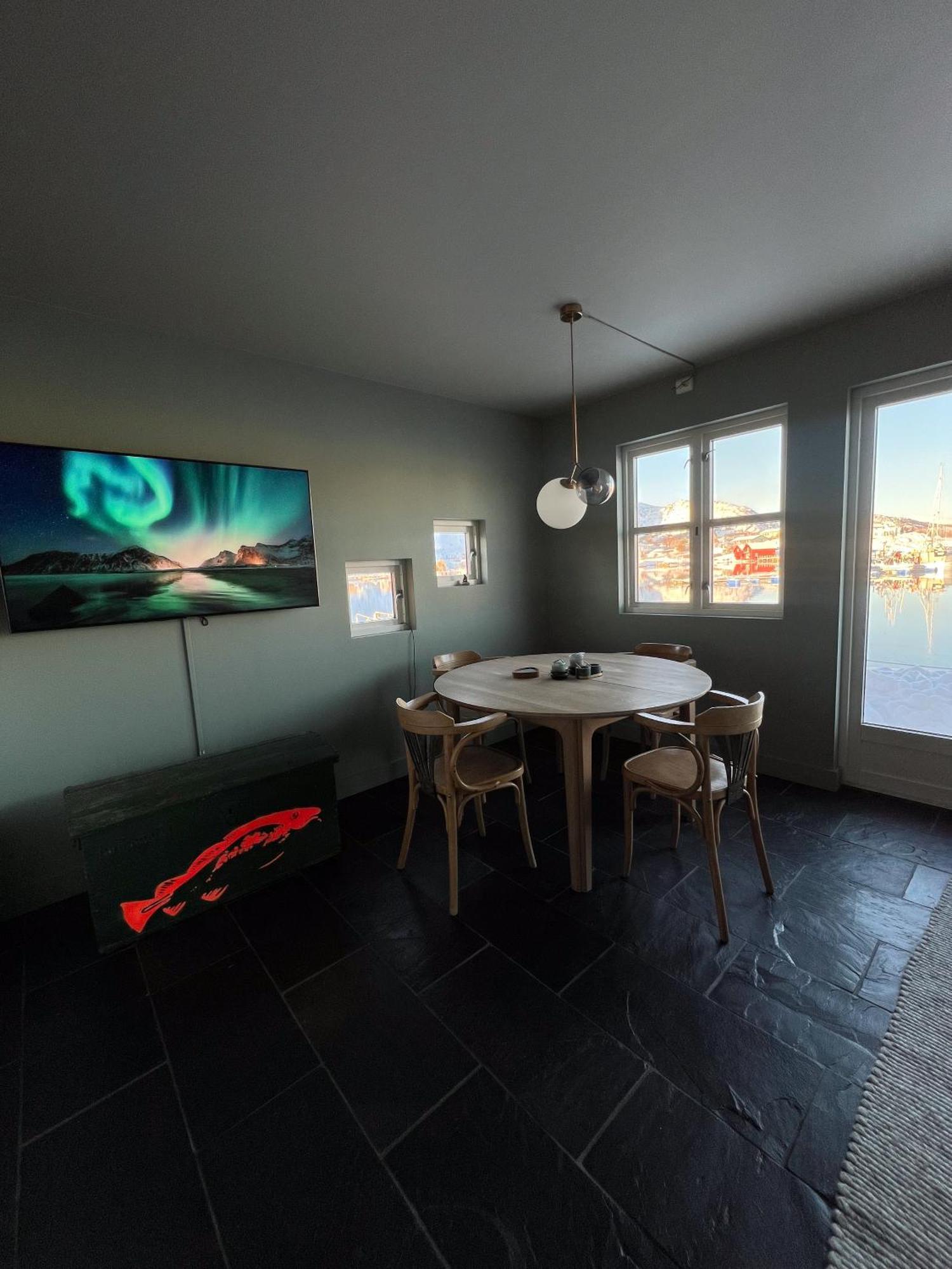 Charming Waterfront Cabin In Ballstad, Lofoten Екстер'єр фото